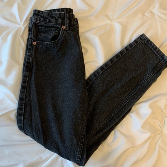 Mom fit black jeans in size 4 - Picture 6 of 6